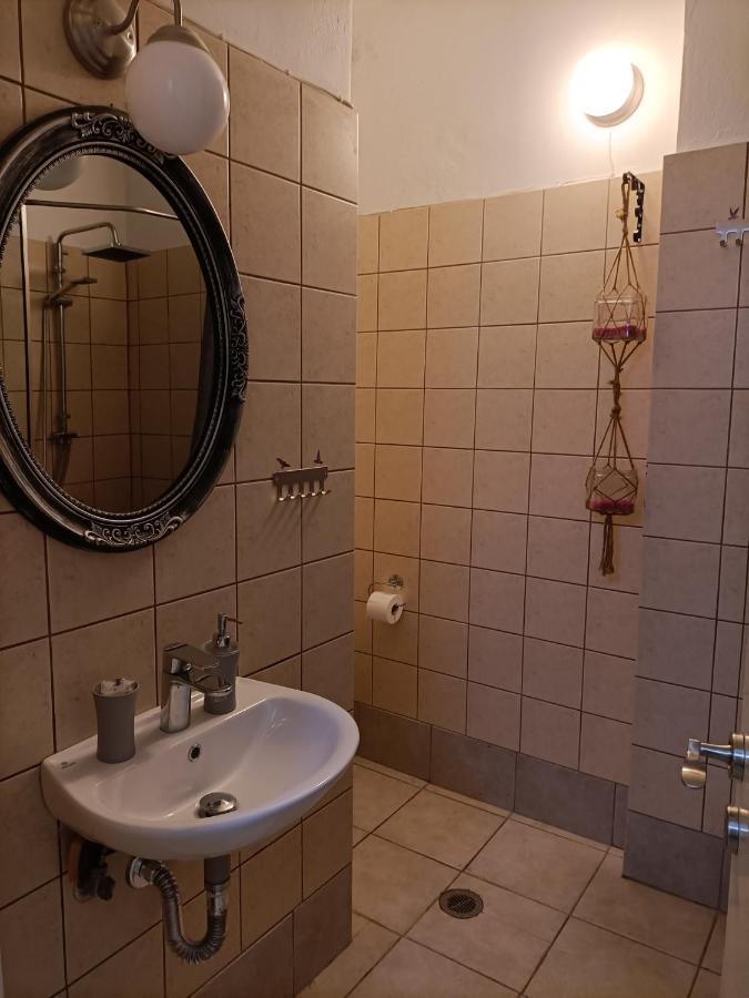 Urban Studio Apartment เอเธนส์ ภายนอก รูปภาพ